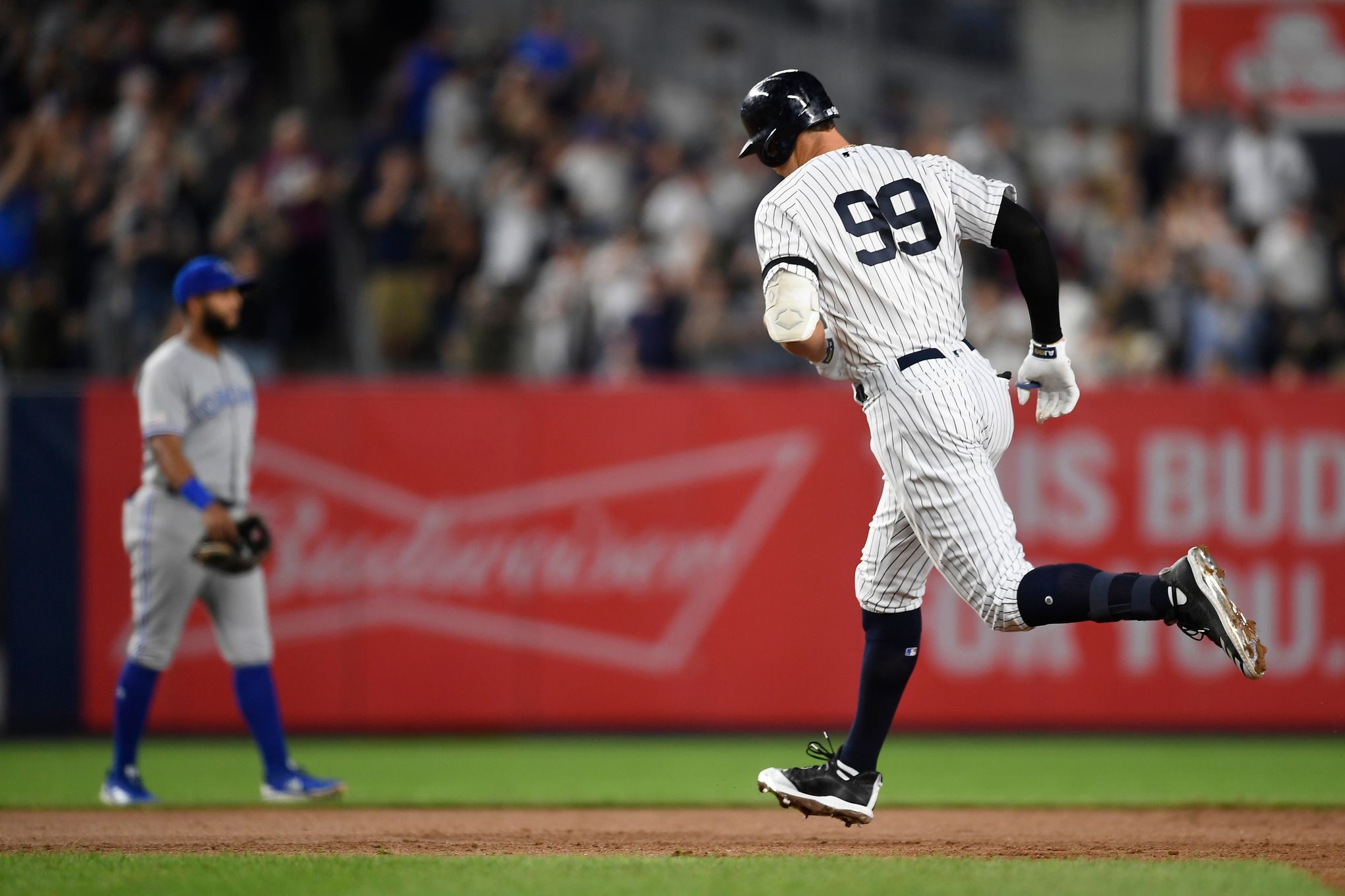 Yankees rookie slugger Aaron Judge had MLB's best-selling jersey