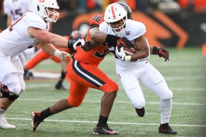 Stanford's Davis Mills throws 3 touchdown passes, catches 1 as Cardinal  edge Oregon State, 31-28: Game at a glance 