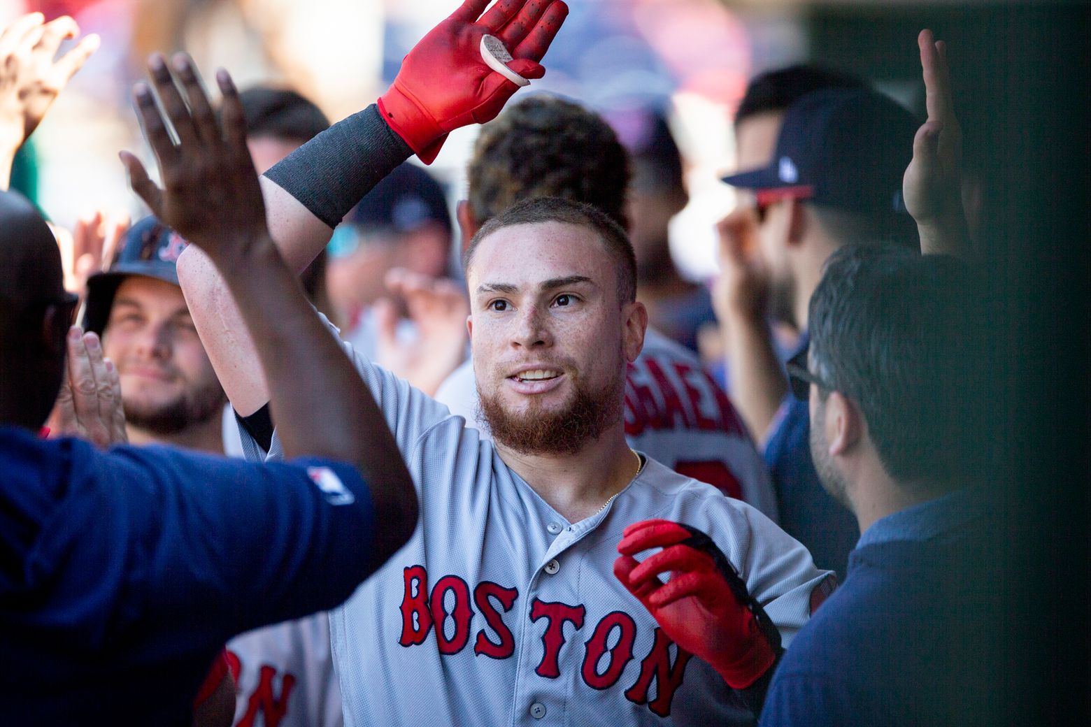 Vázquez homers twice, drives in 5, Red Sox beat Phillies