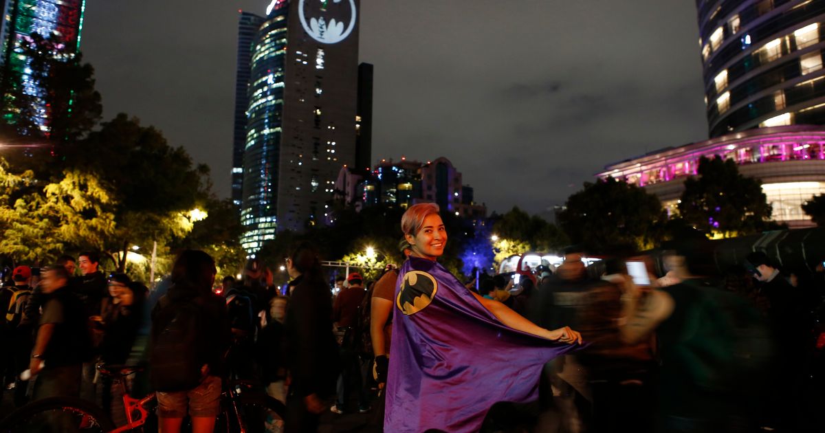 Holy anniversary! Displays of bat signal fete Batman at 80 | The Seattle  Times