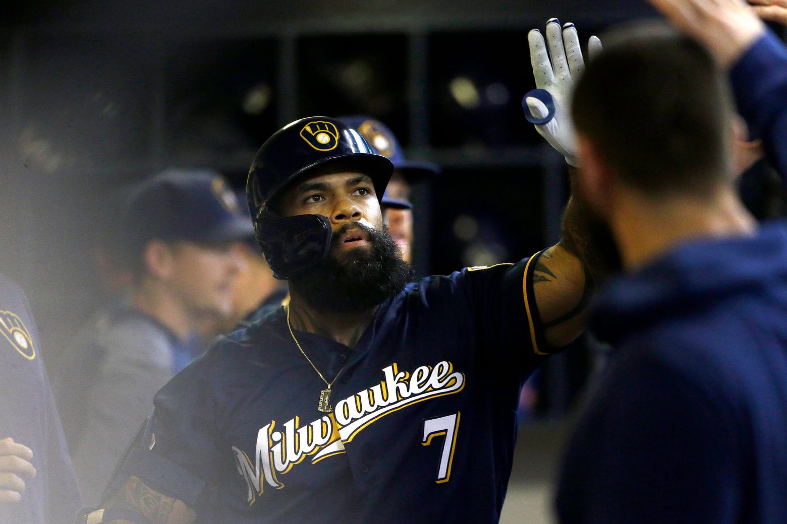 Brewers 4, Astros 2: Three-run homer by Eric Thames stands up