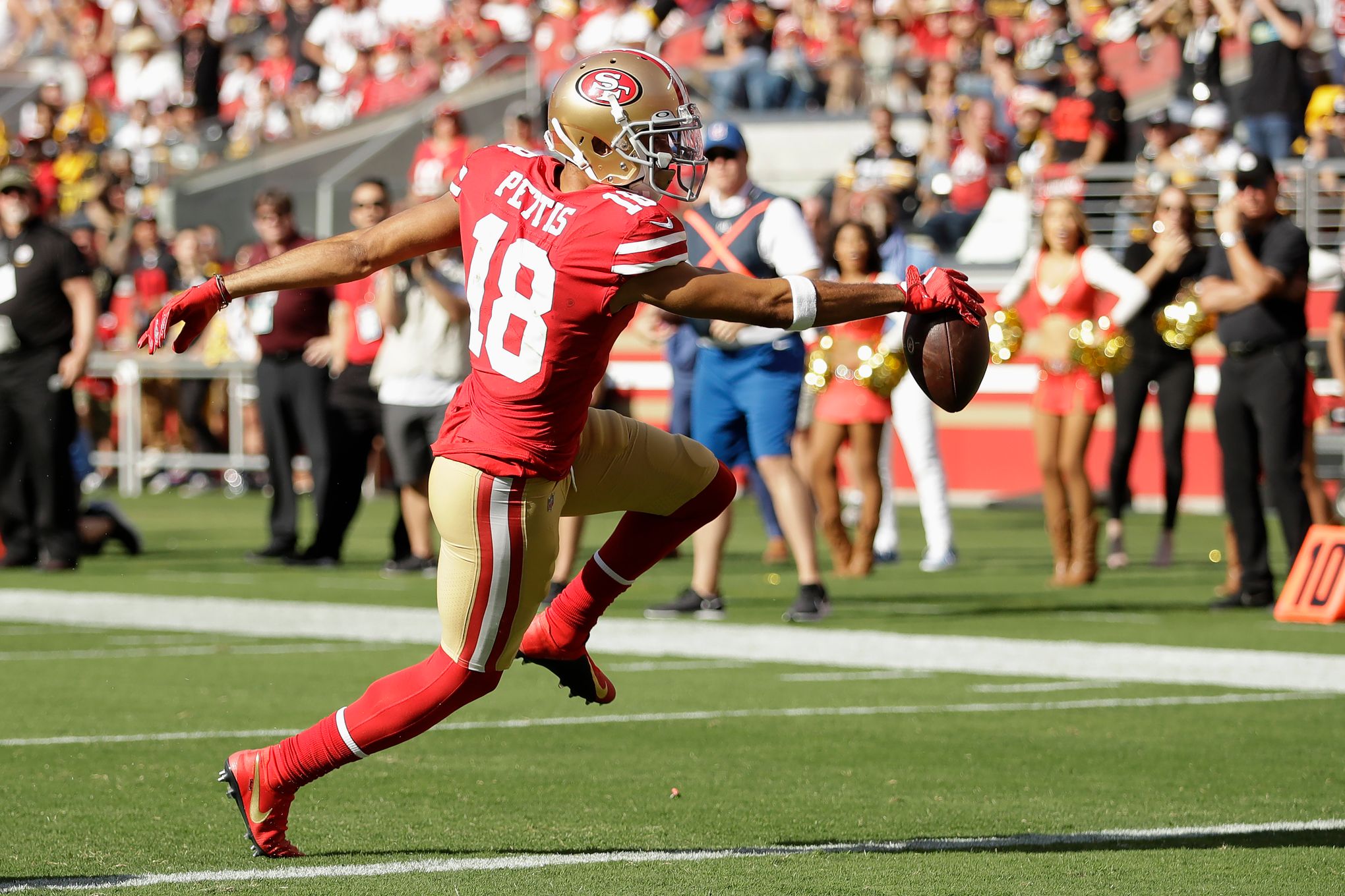 Sloppy 49ers beat Steelers 24-20 on late Garoppolo TD pass 