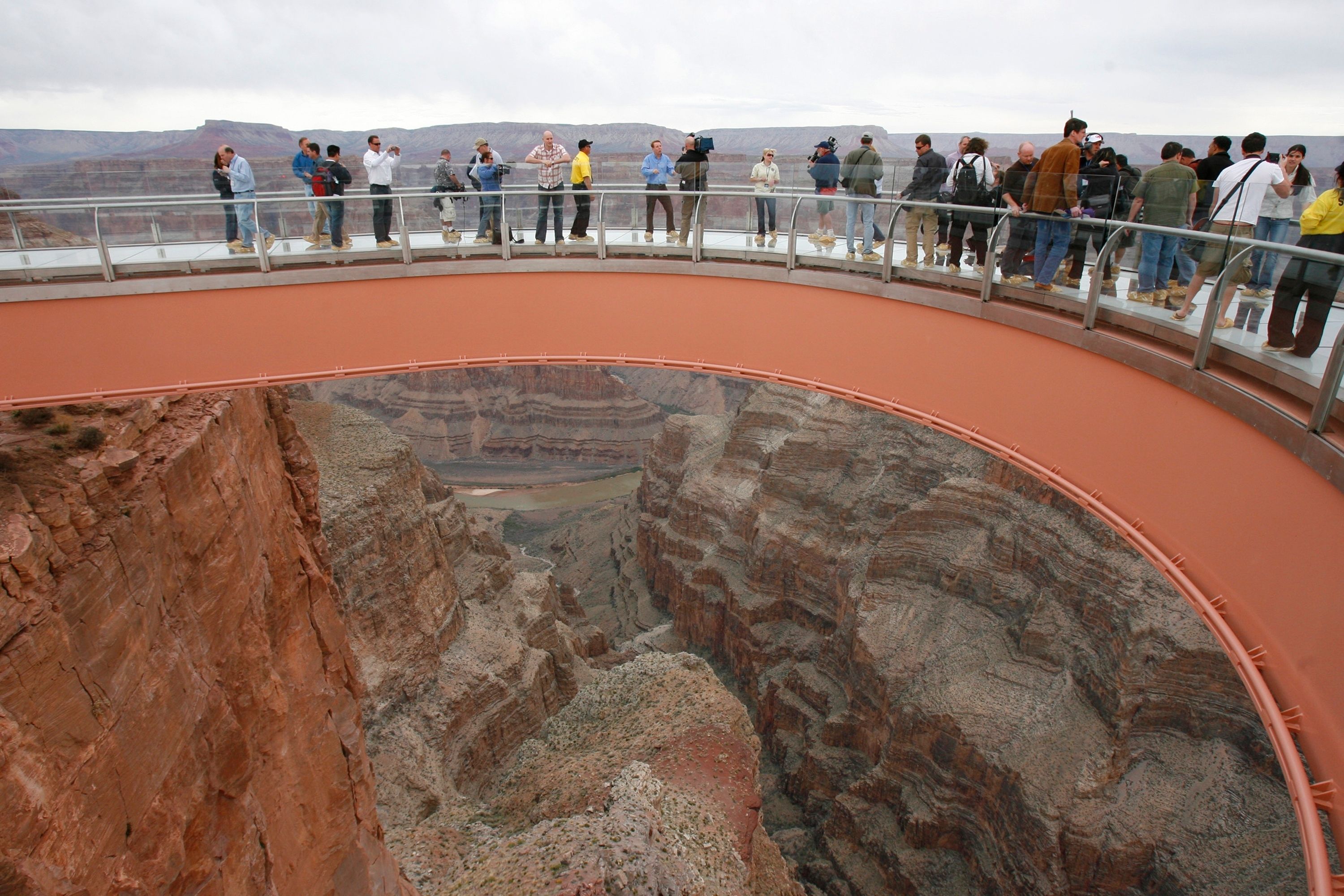 Official: Man jumps to his death at Grand Canyon Skywalk | The