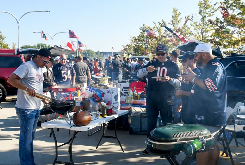 Photos: Chicago Bears fans tailgate at Soldier Field before home the opener