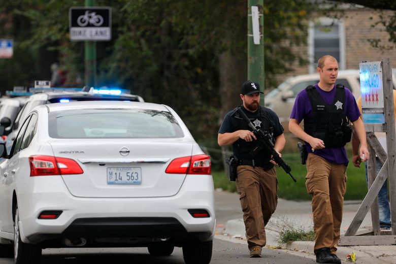 Chicago police shooting: Two officers and a suspect wounded