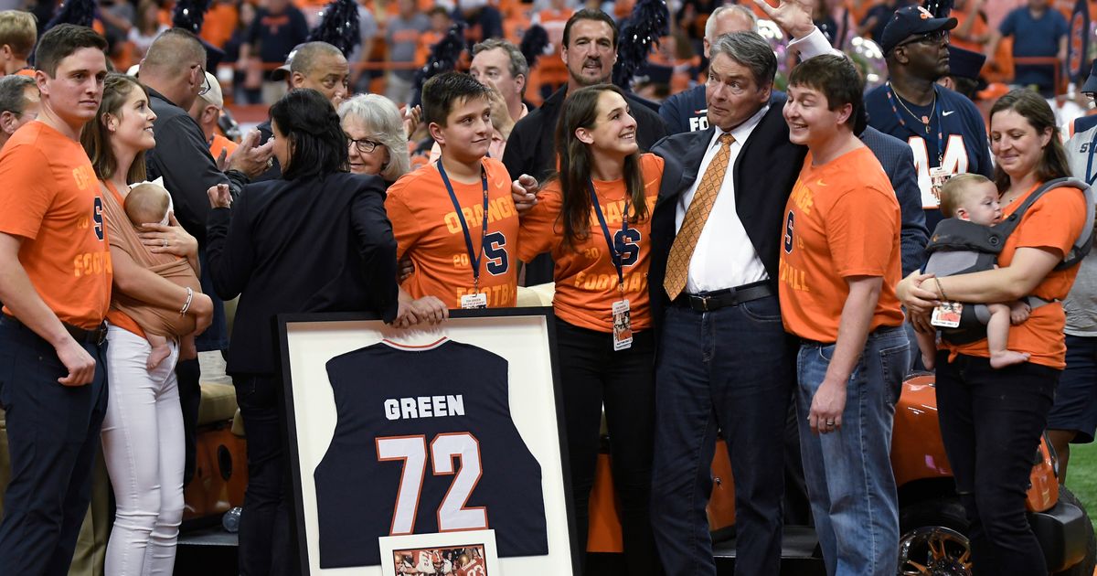 Syracuse unveils Tim Green's No. 72 jersey during halftime ceremony (video)  