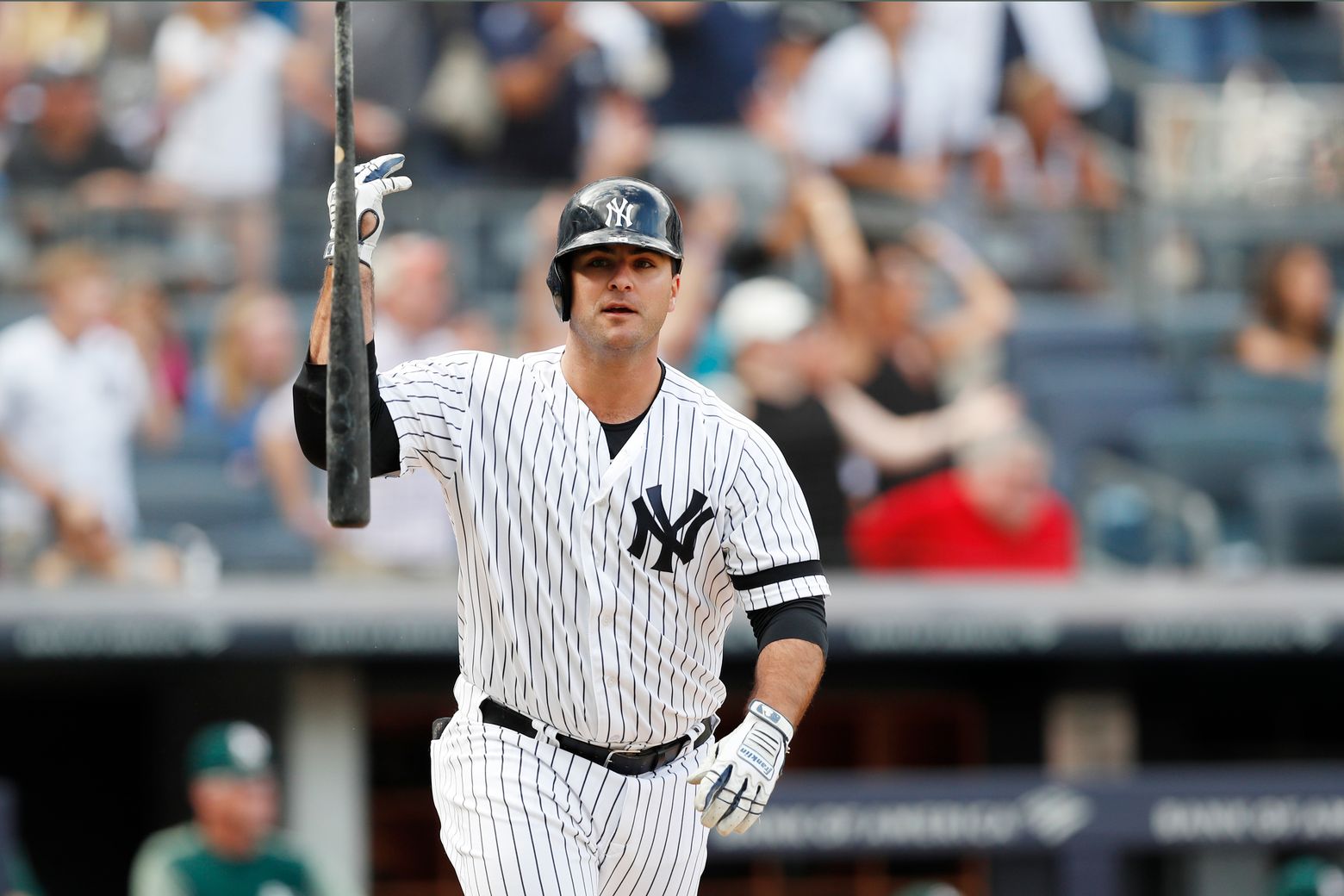 Lifelong Yankee fan Mike Ford walks off NY to sink A's, 5-4