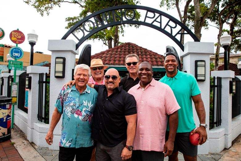 CURT MENEFEE – FOX NFL SUNDAY CO-HOST - Inspirational, Speakers, Sports -  Hood Hargett Breakfast Club