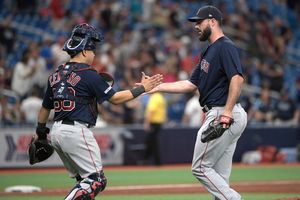 Playoff-contending Rays score 6 in 4th, beat Red Sox 7-4