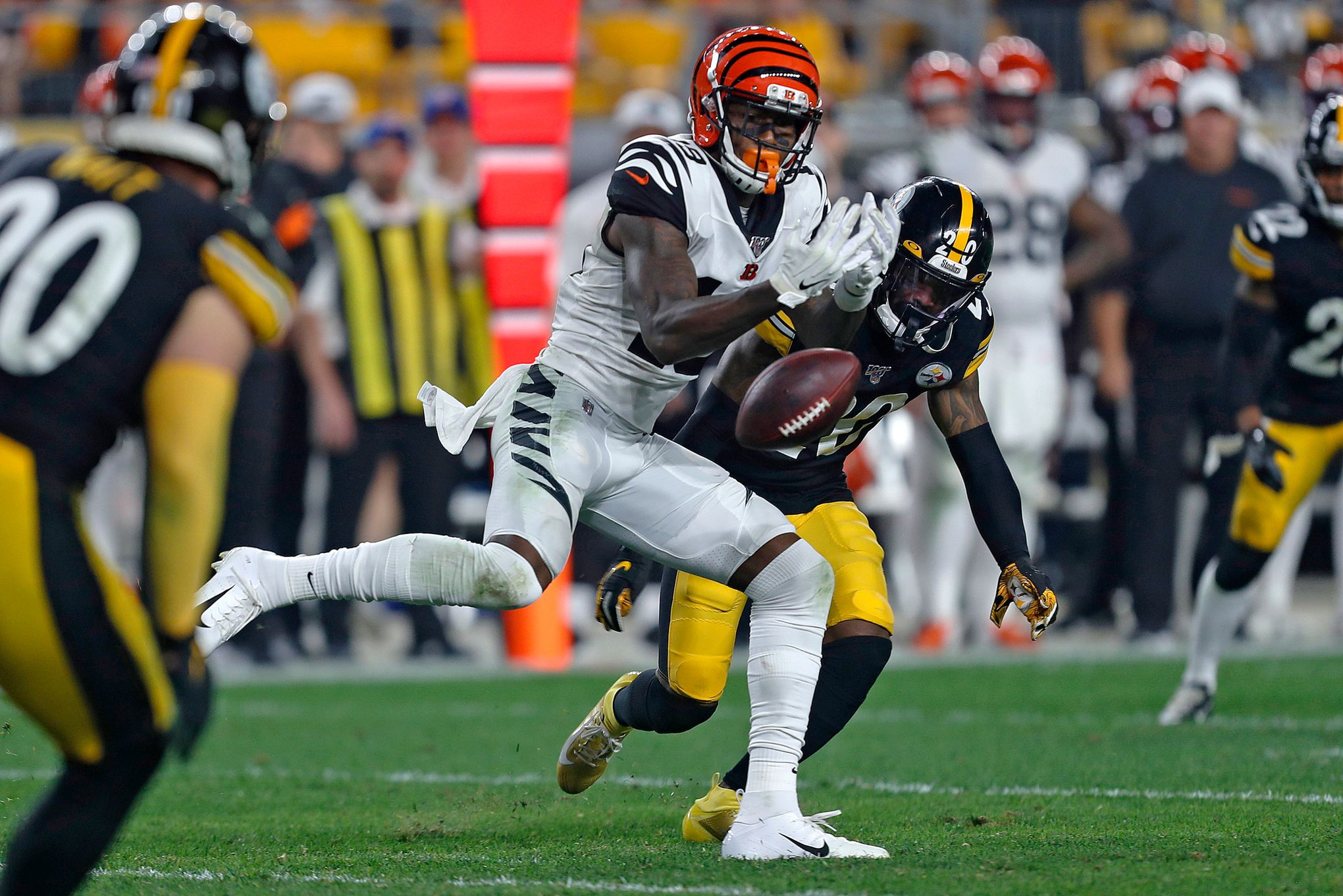 Bengals WR John Ross injured, latest blow to winless team