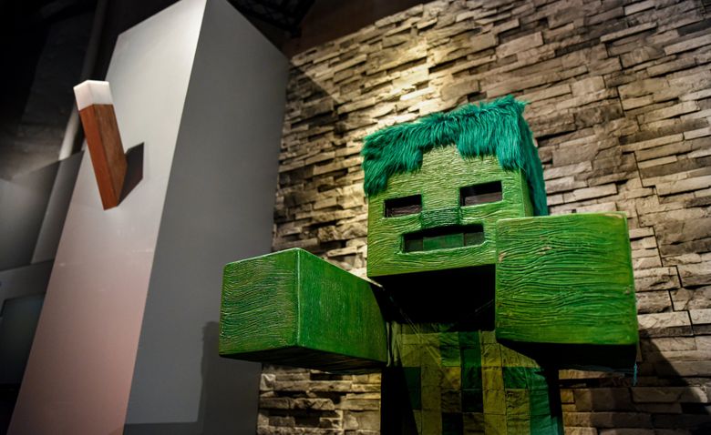 Immuniseren Het spijt me Napier Seattle's MoPOP builds large Minecraft exhibit, marking the hit video  game's 10th anniversary | The Seattle Times