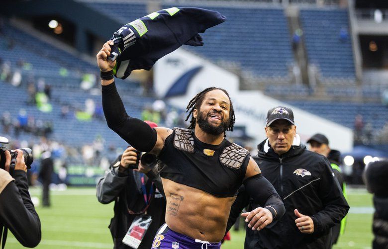 Earl thomas 2025 jersey change