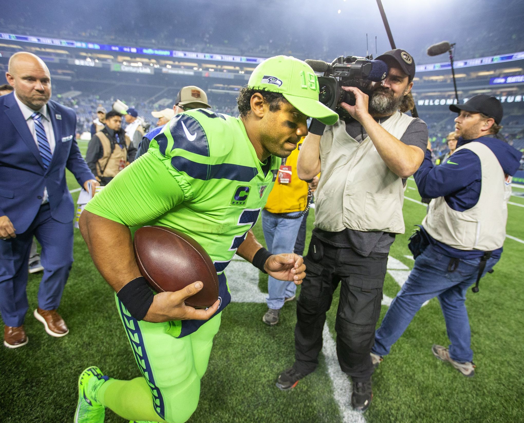 Seahawks-Saints predictions: Bob Condotta and the rest of our writers make  their picks