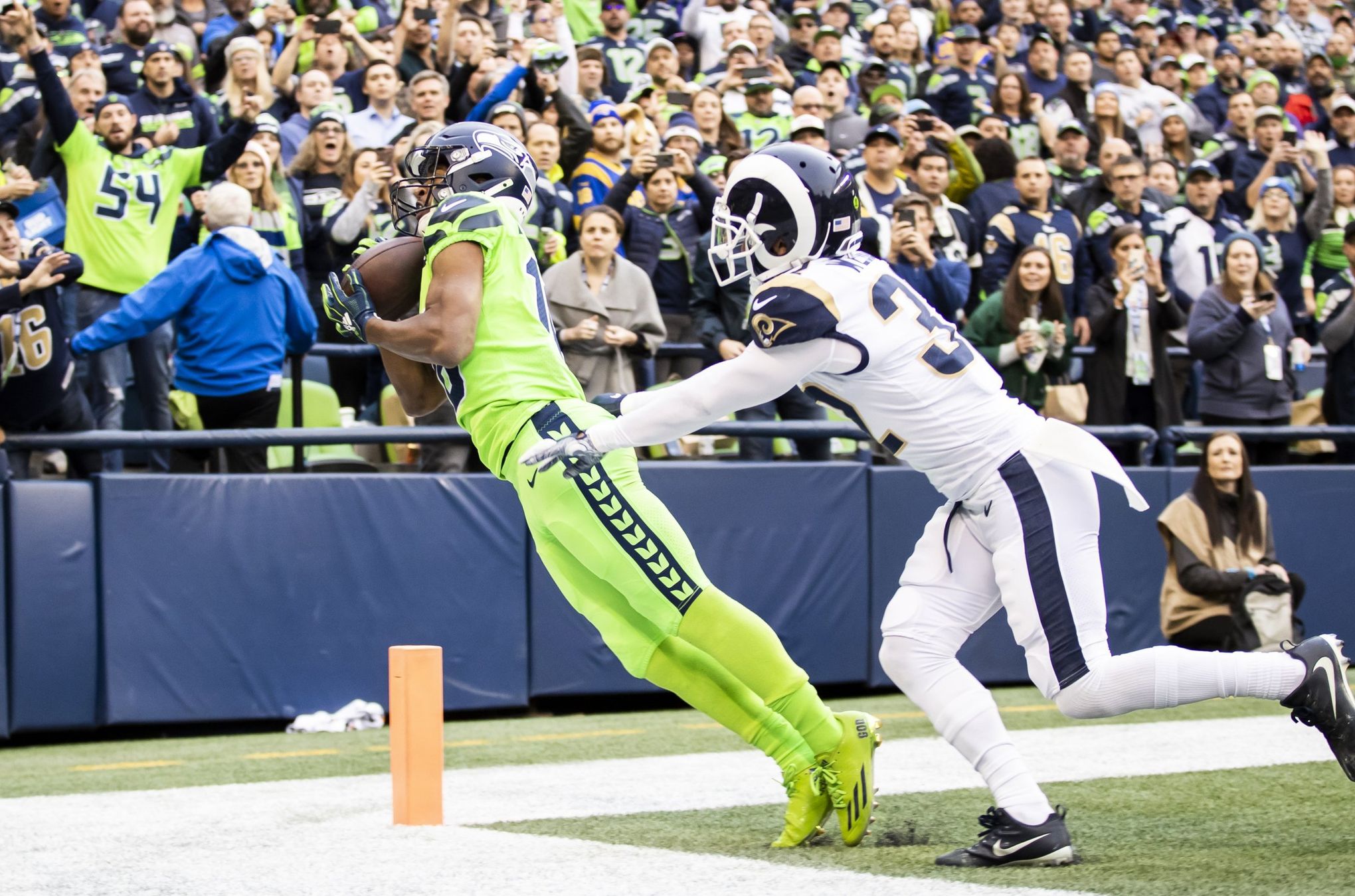 Tyler Lockett: I love Seattle before throwing first pitch for Mariners