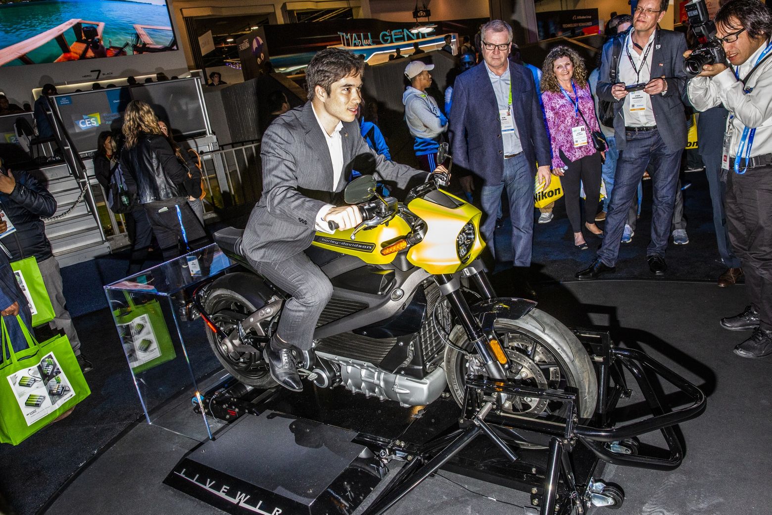 Harley-Davidson's Electric LiveWire Motorcycle Debuts at CES