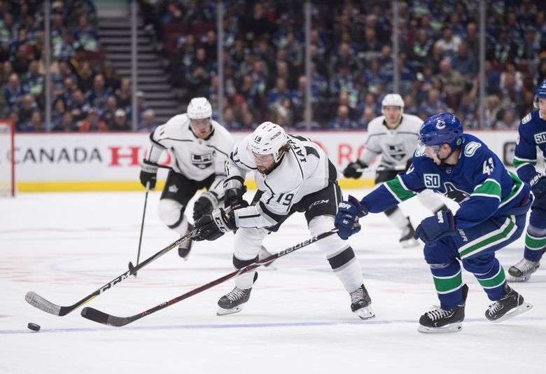 Markstrom's 35 saves lift Canucks over Leafs 