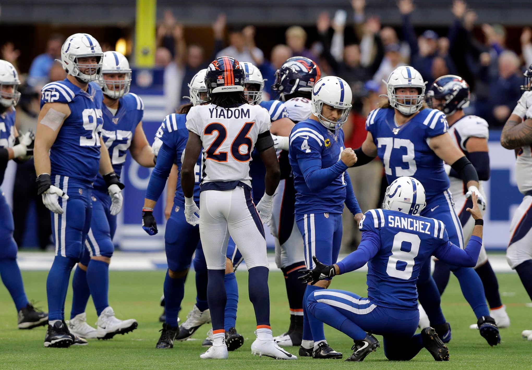 Vinatieri's final kick gives Colts 15-13 win over Broncos