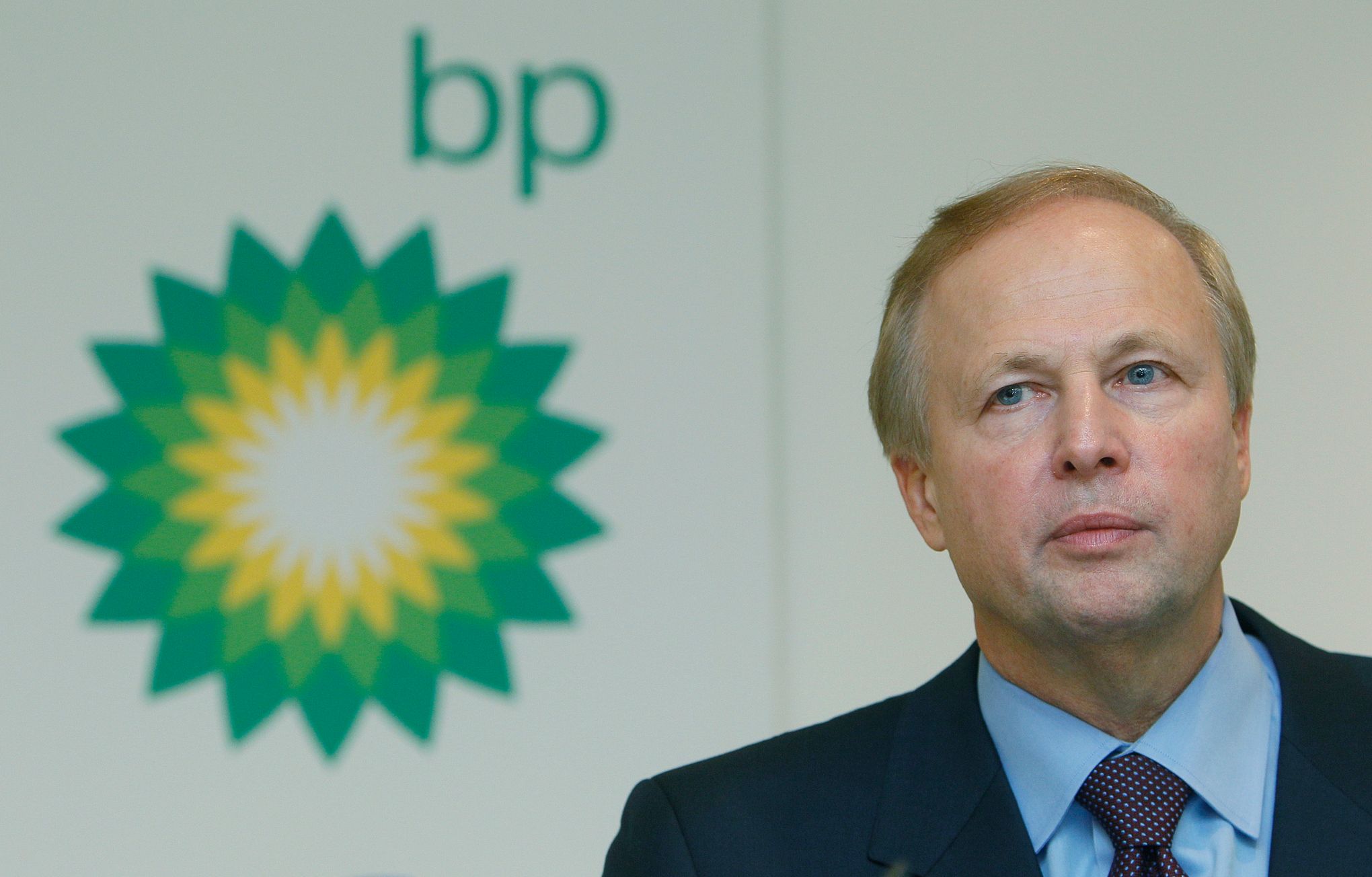 Tony Hayward, Who Led BP During Deepwater Horizon Spill, to Retire