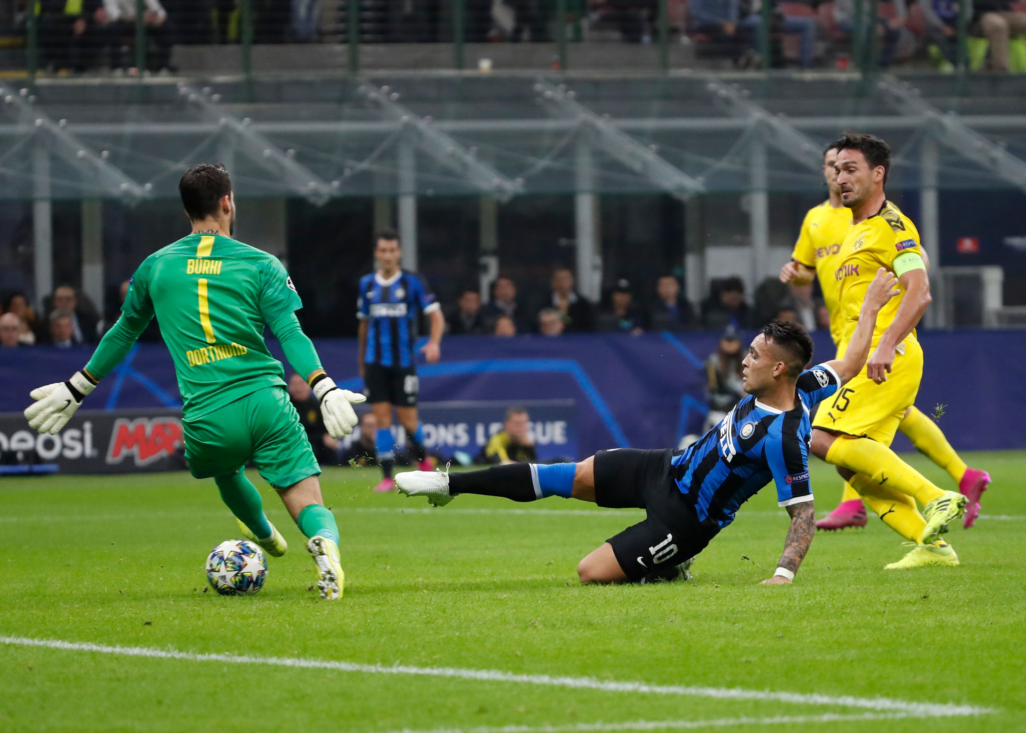 Inter beats Dortmund 2-0 for 1st CL win this season | The Seattle