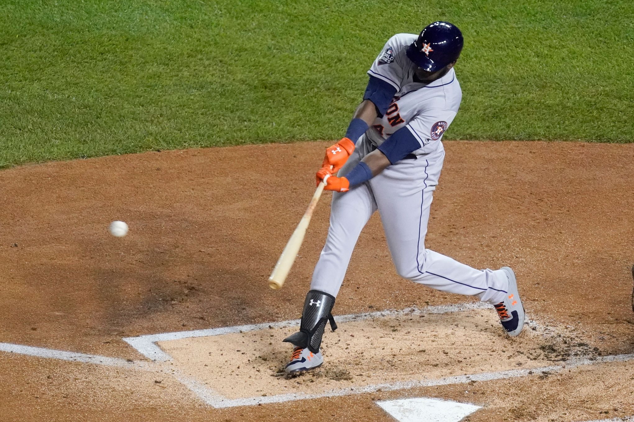 Astros vs. Mariners Game 2: Yordan Alvarez's 2-run homer powers