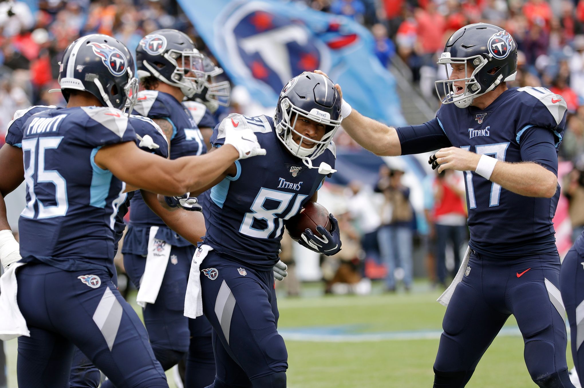 Titans' Ben Jones commends Ryan Tannehill for helping him out