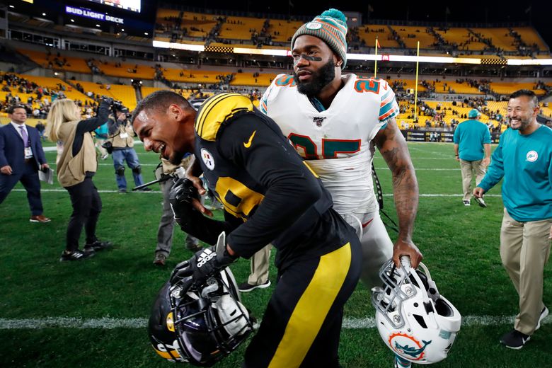 Dolphins' Xavien Howard now dealing with knee injury; coaches