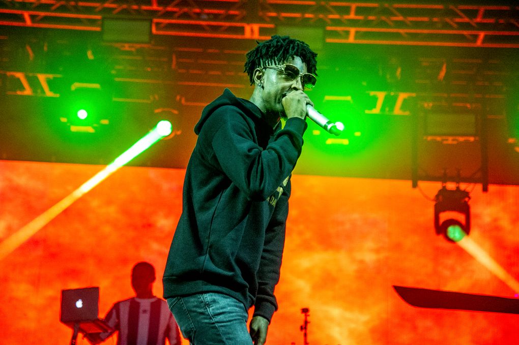 Fresh off becoming an official U.S. resident, 21 Savage made his first  international performance outside the United States on Saturday at…