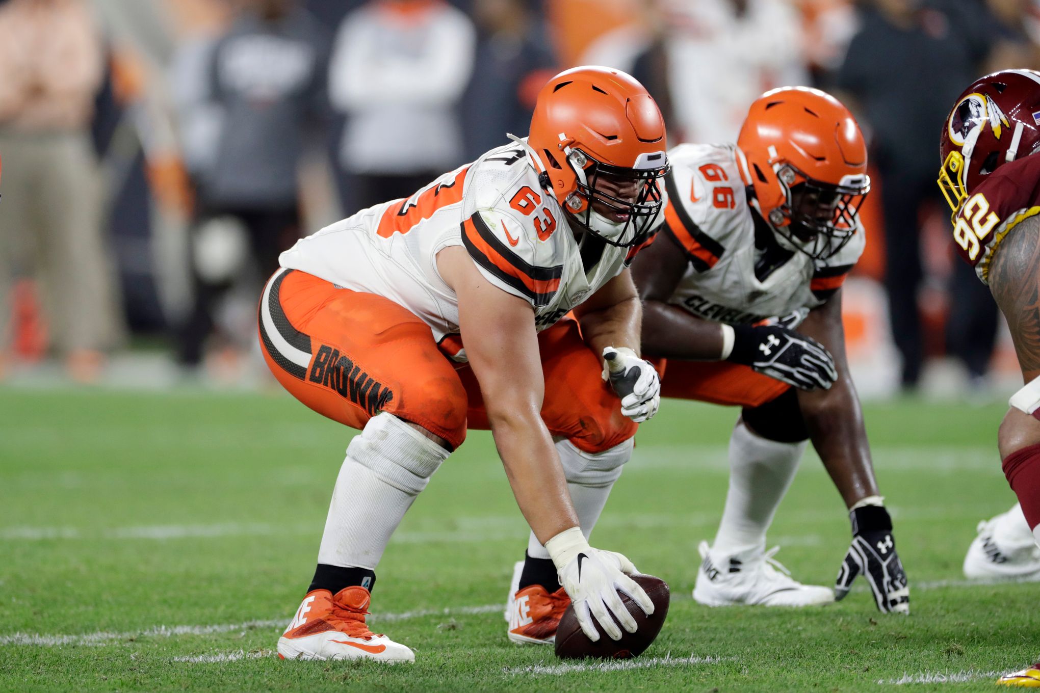 Browns sign veteran offensive lineman Eric Kush