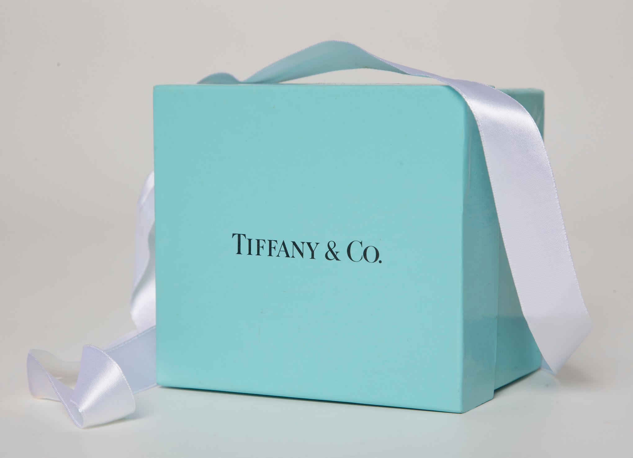 Can LVMH Get Out of Its Deal to Buy Tiffany? - The New York Times