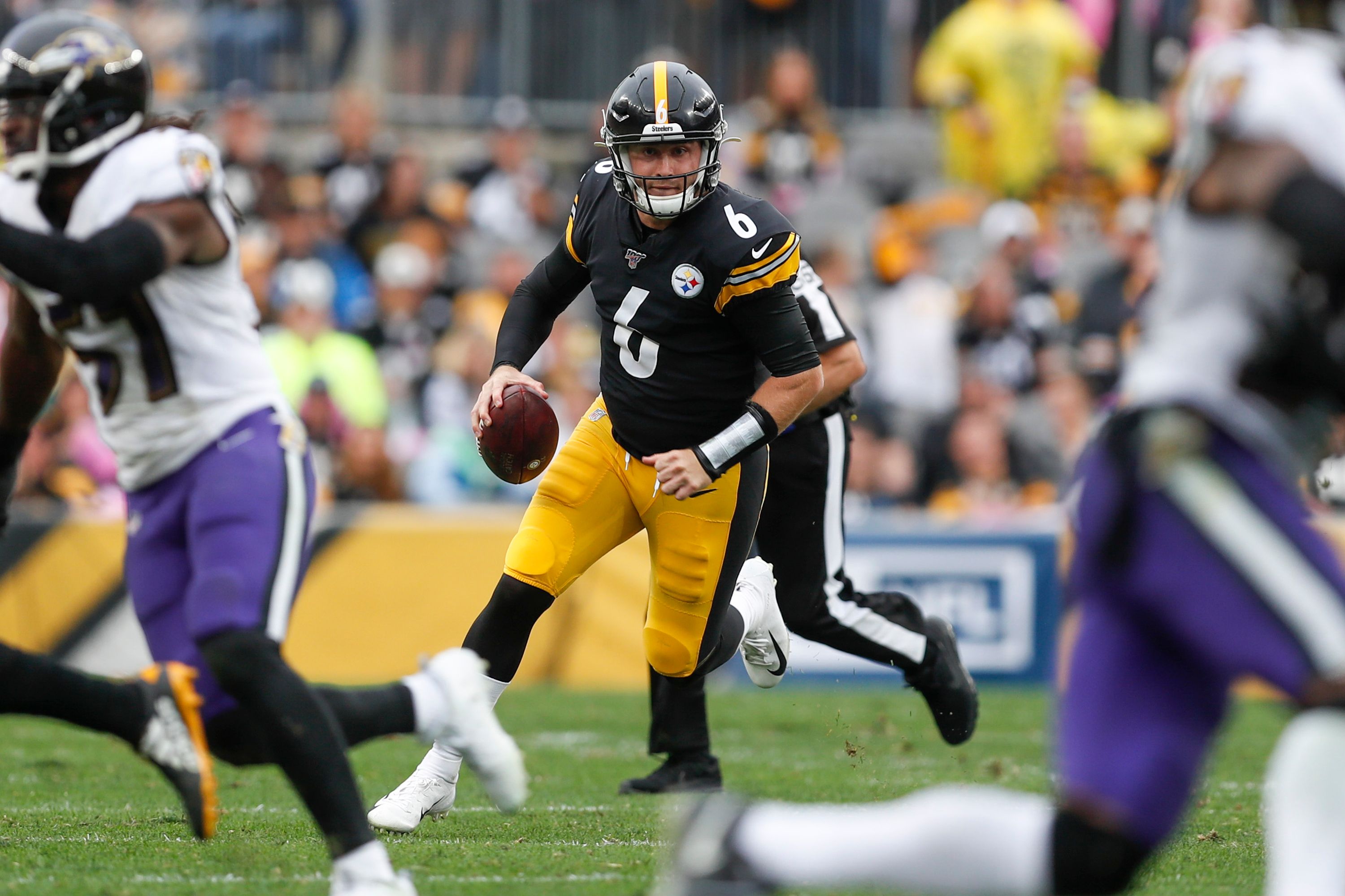 Steelers rookie QB Hodges to start vs. Chargers | The Seattle Times