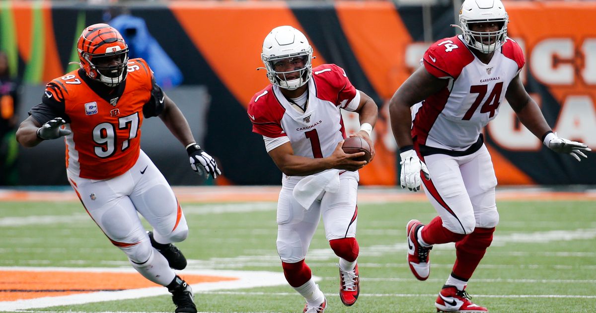 Who holds the Arizona Cardinals single-game rushing record?