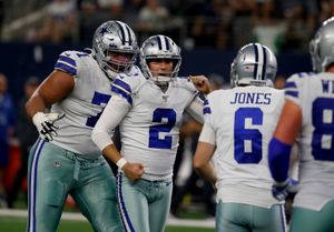 Cowboys run over Eagles, take 1st in NFC East with 37-10 win