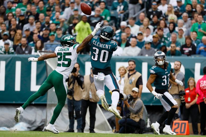 Eagles injury update: Corey Clement, Josh Sweat leave Cowboys game