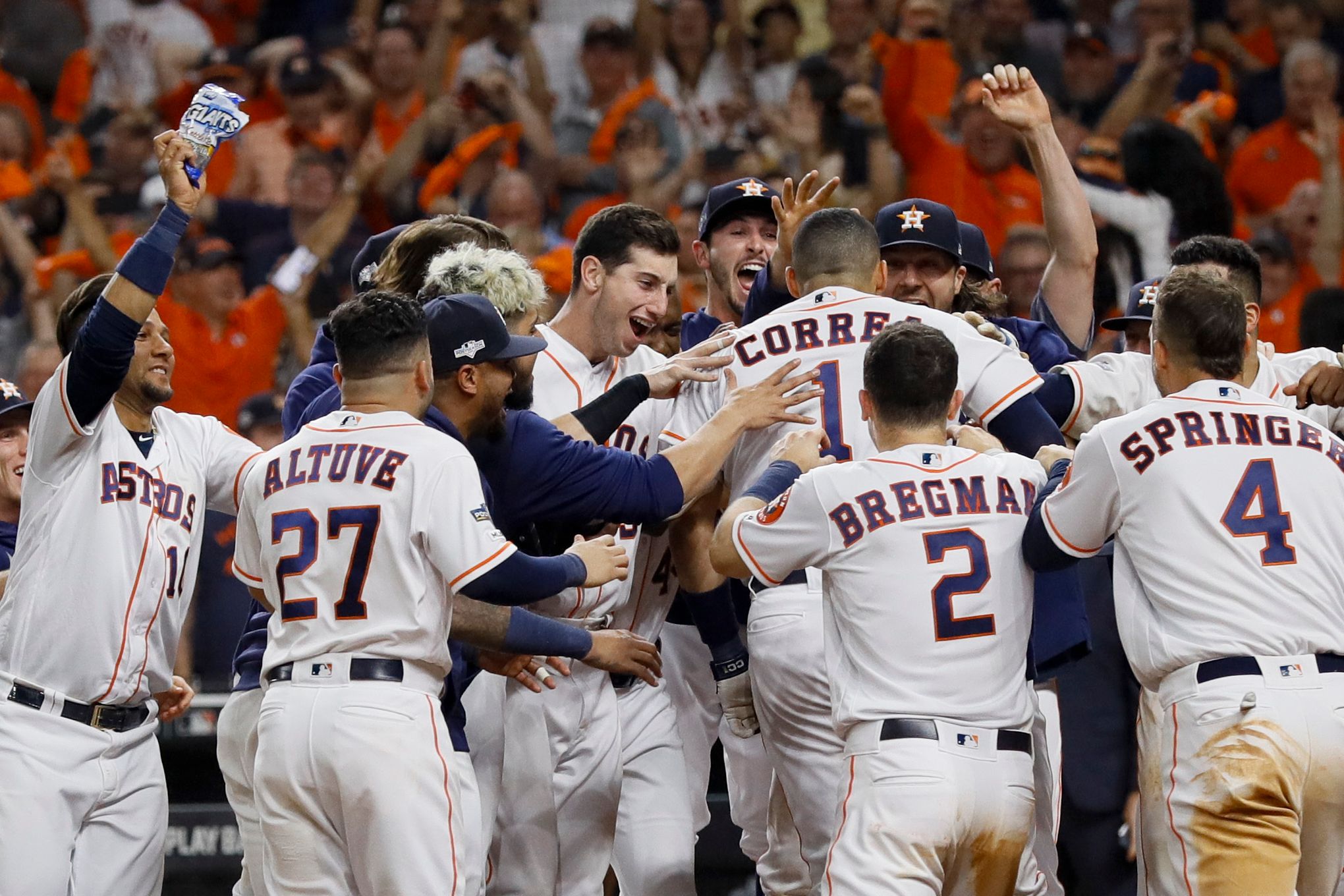 Correa's walk-off home run gives Astros win over Yankees in Game 2 of ALCS