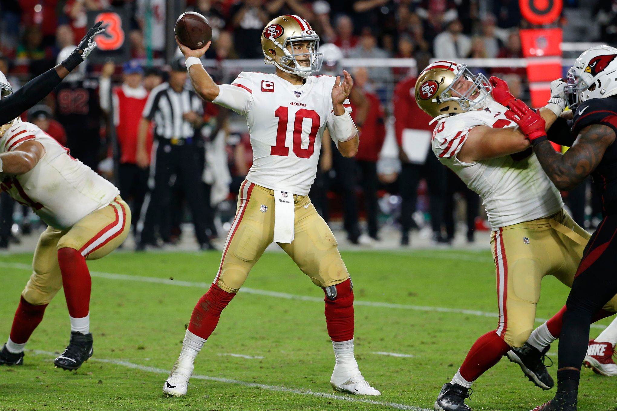 Garoppolo throws 4 TD passes, 49ers beat Cardinals 28-25