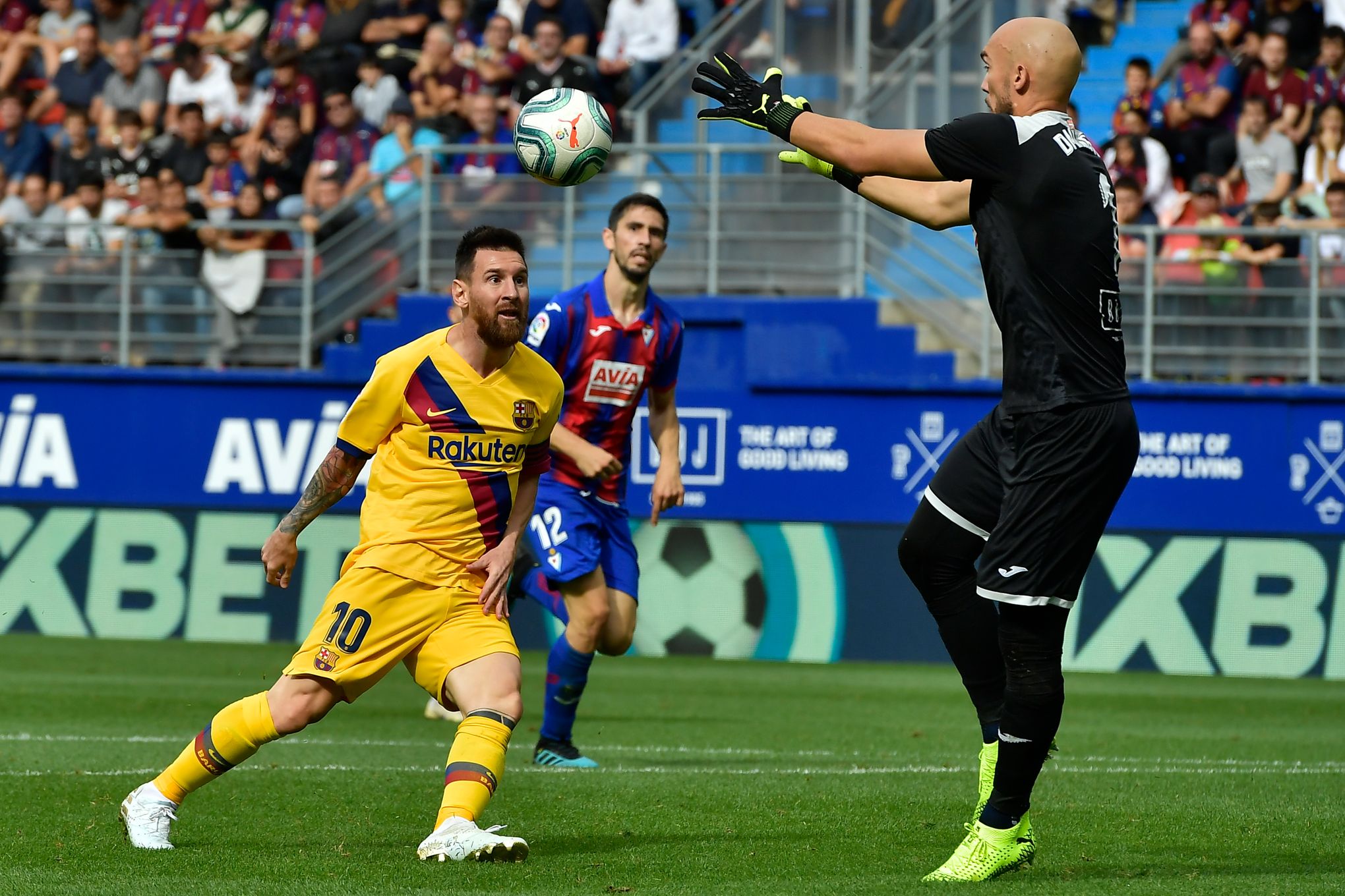 Champions League: Lionel Messi makes history as Barcelona beat Slavia Prague