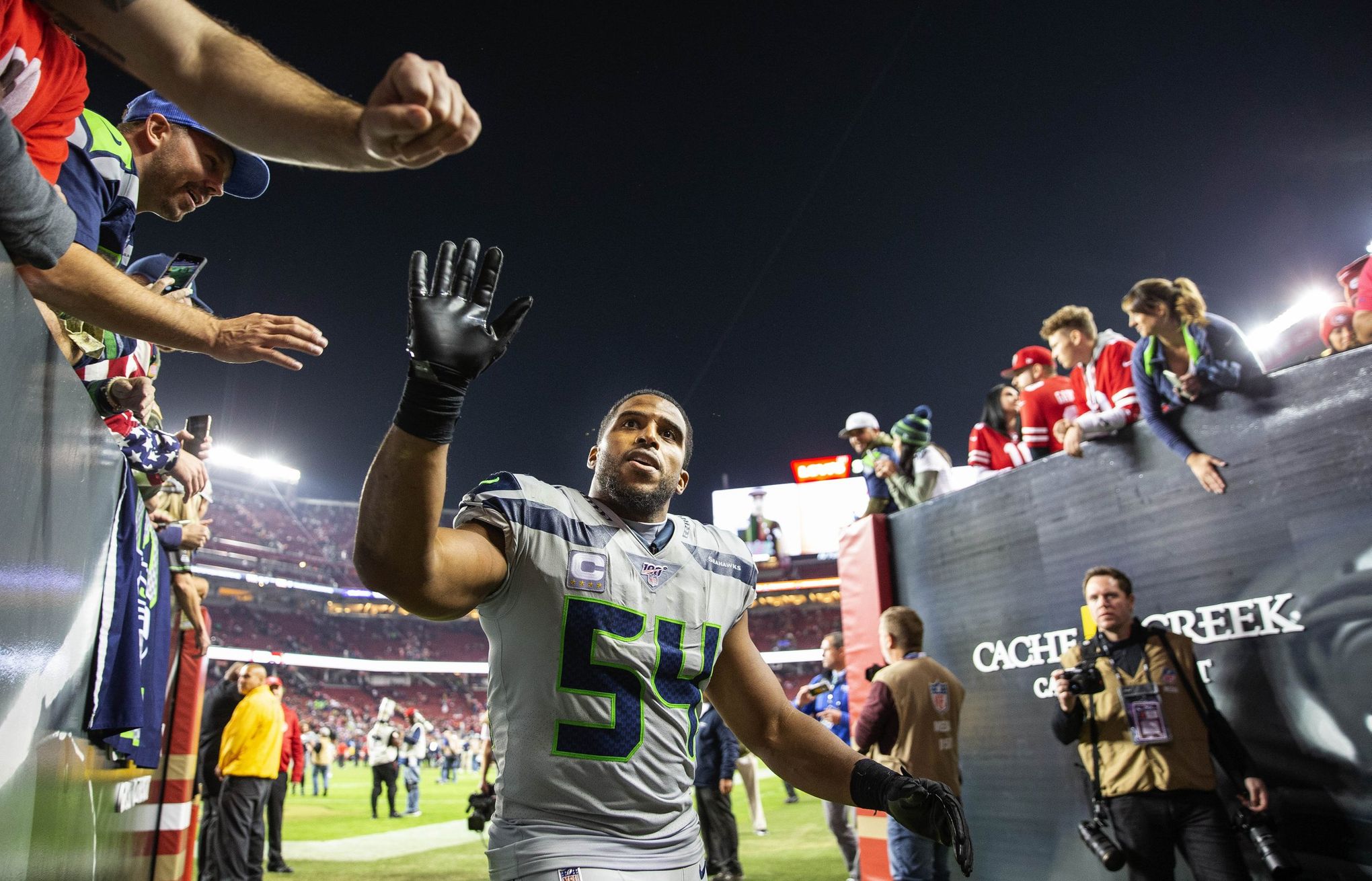 Seahawks playing for 1st place on Monday Night Football vs Vikings - Field  Gulls