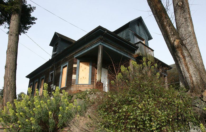 Their house rebuilt, Clemmons’ relatives want the focus on the lives