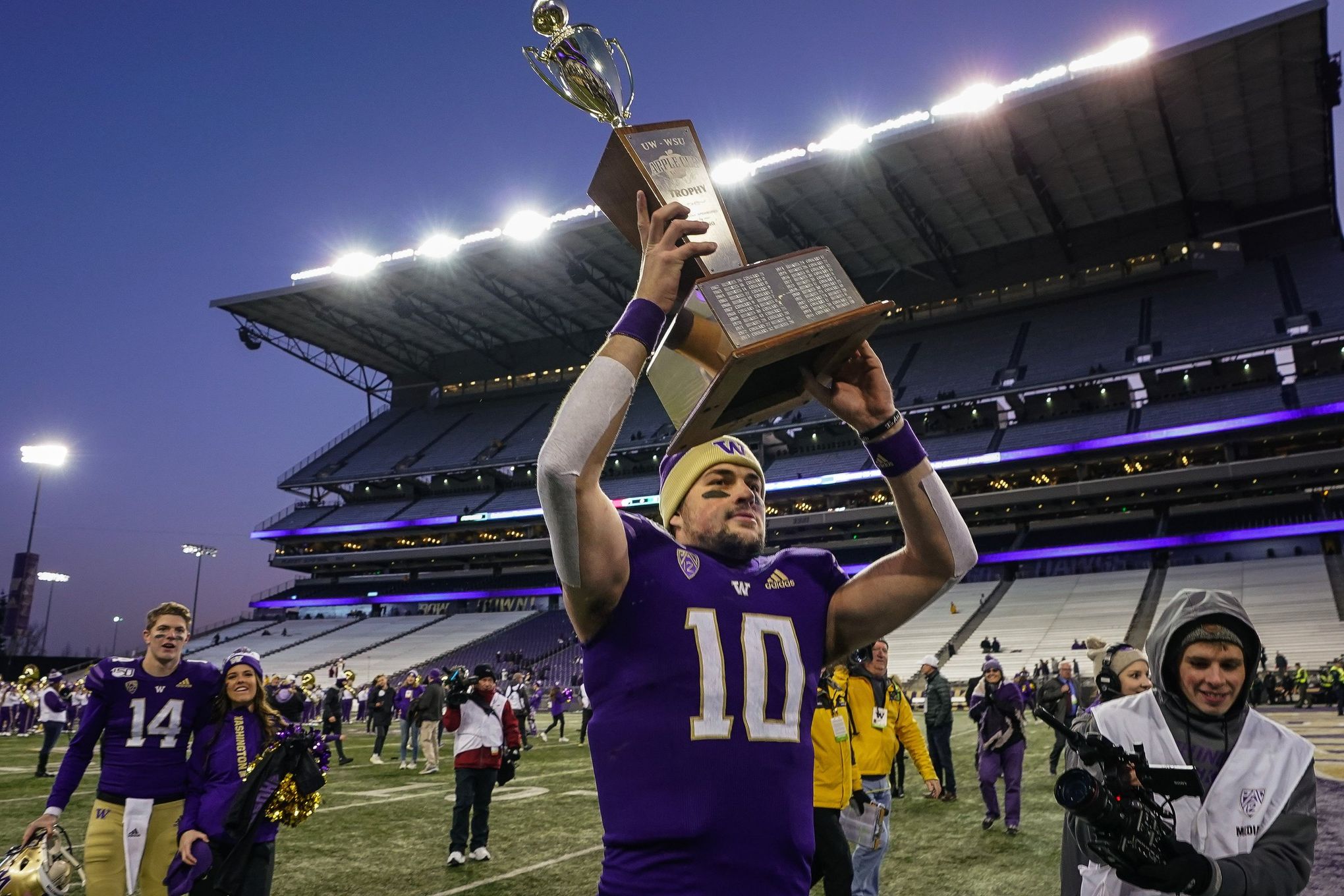 As 'frustrating' season closes, UW seniors eye final Apple Cup win