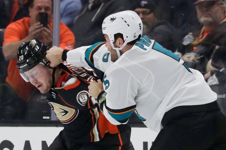 Adam Henrique leads Ducks to victory over Sharks in shootout