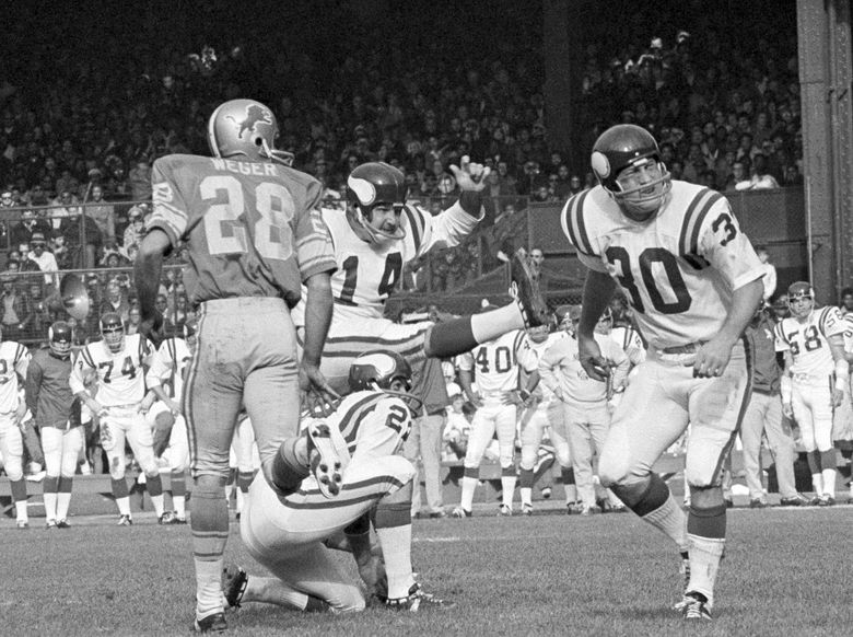 Vikings kicking great Fred Cox passes at 80