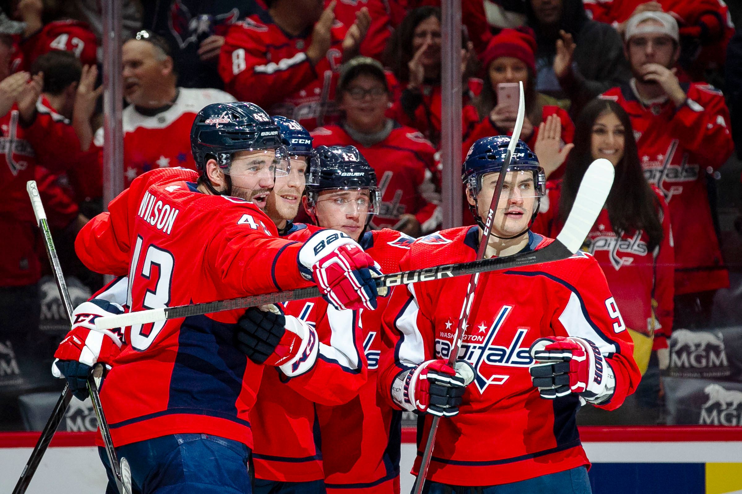 Vrana records hat trick, Capitals beat 