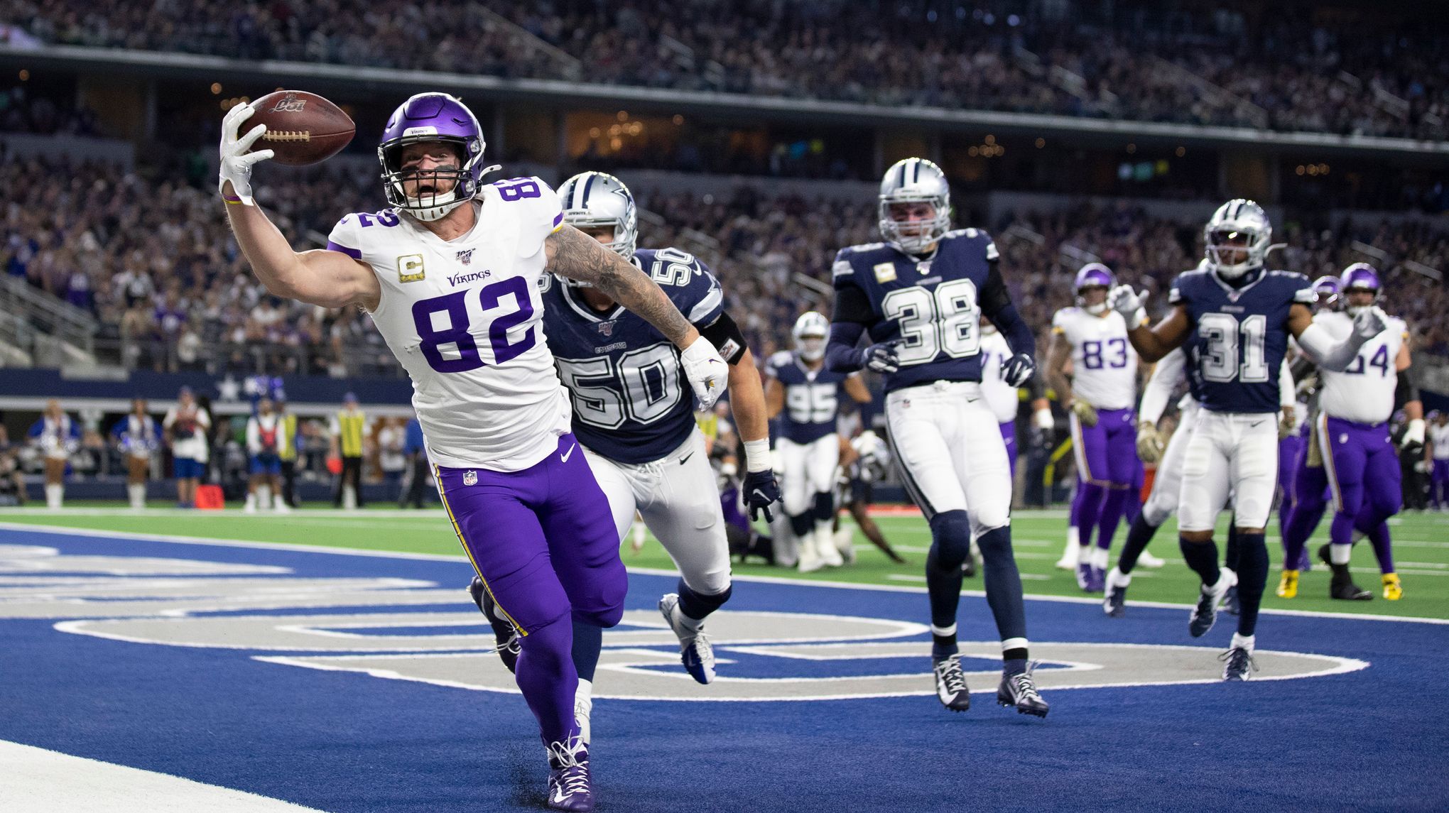 Cook leads Vikings to 28-24 prime-time road win over Cowboys