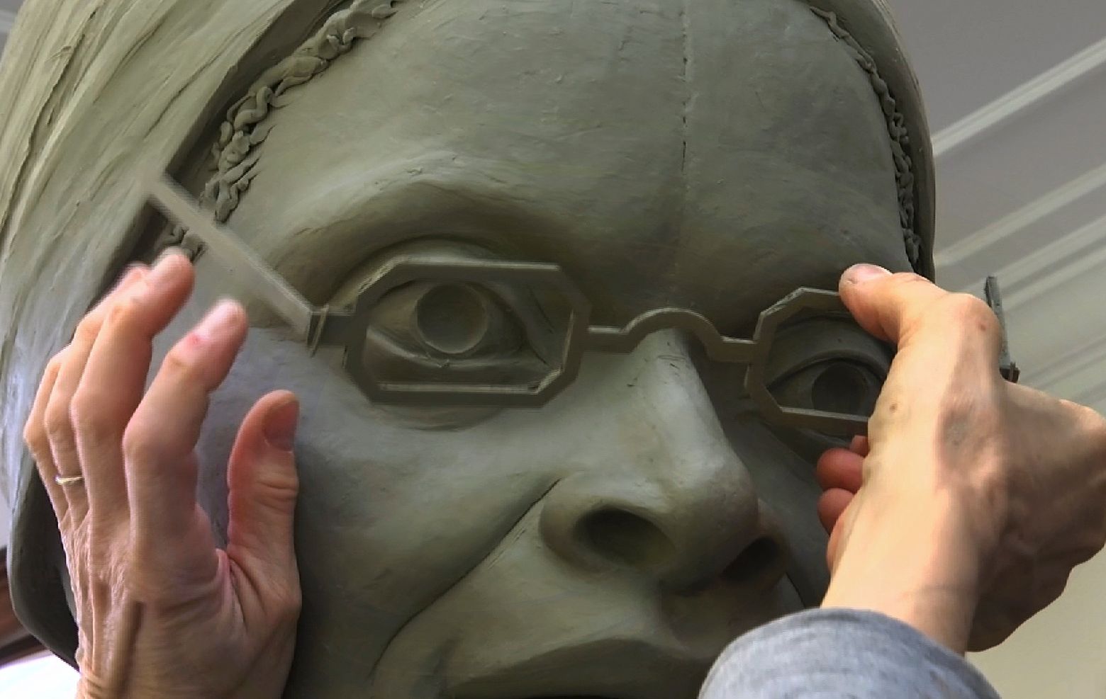 Sculptor crafting first women's statue for Central Park