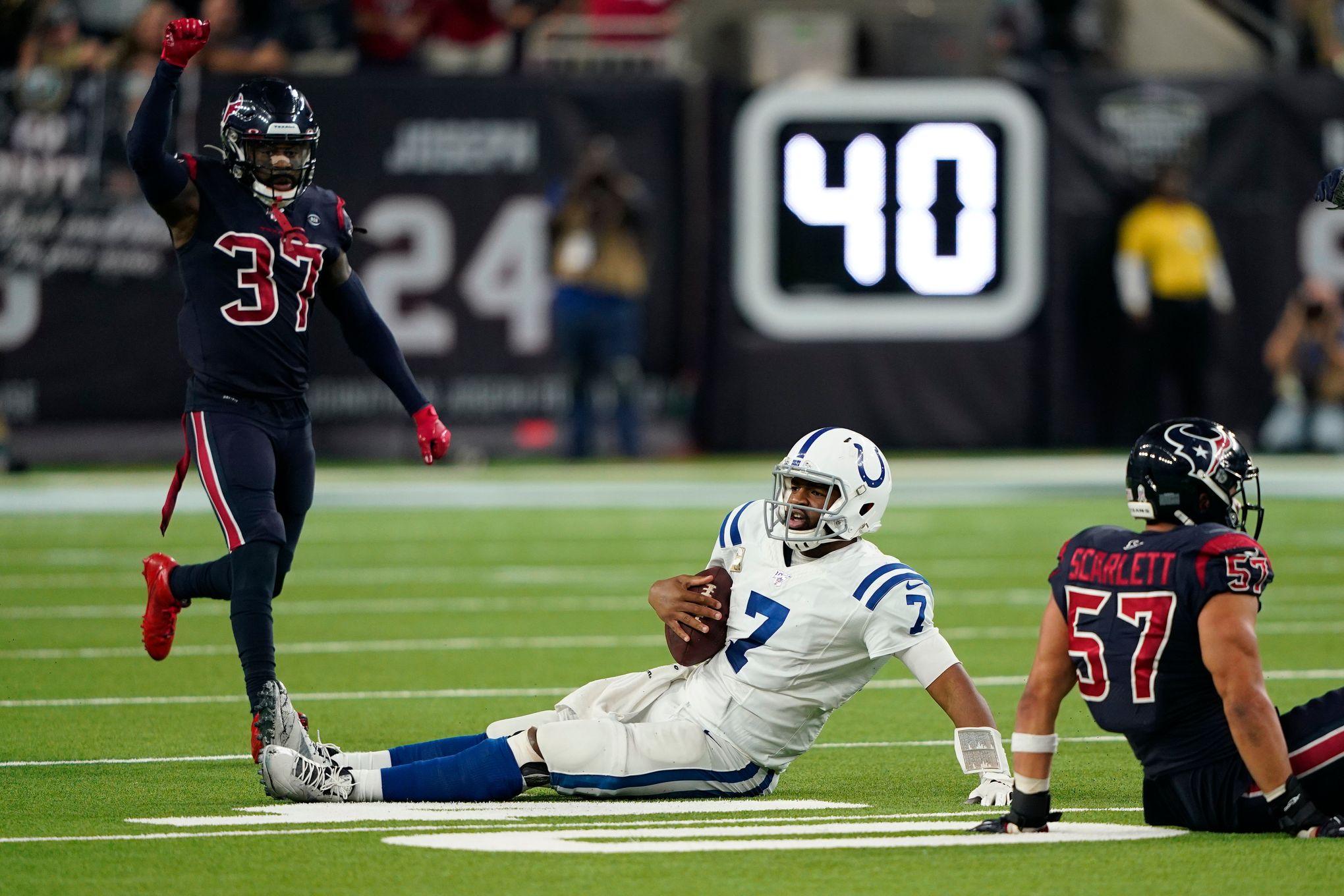 Texans' offense improves, but defense struggles in loss to Colts