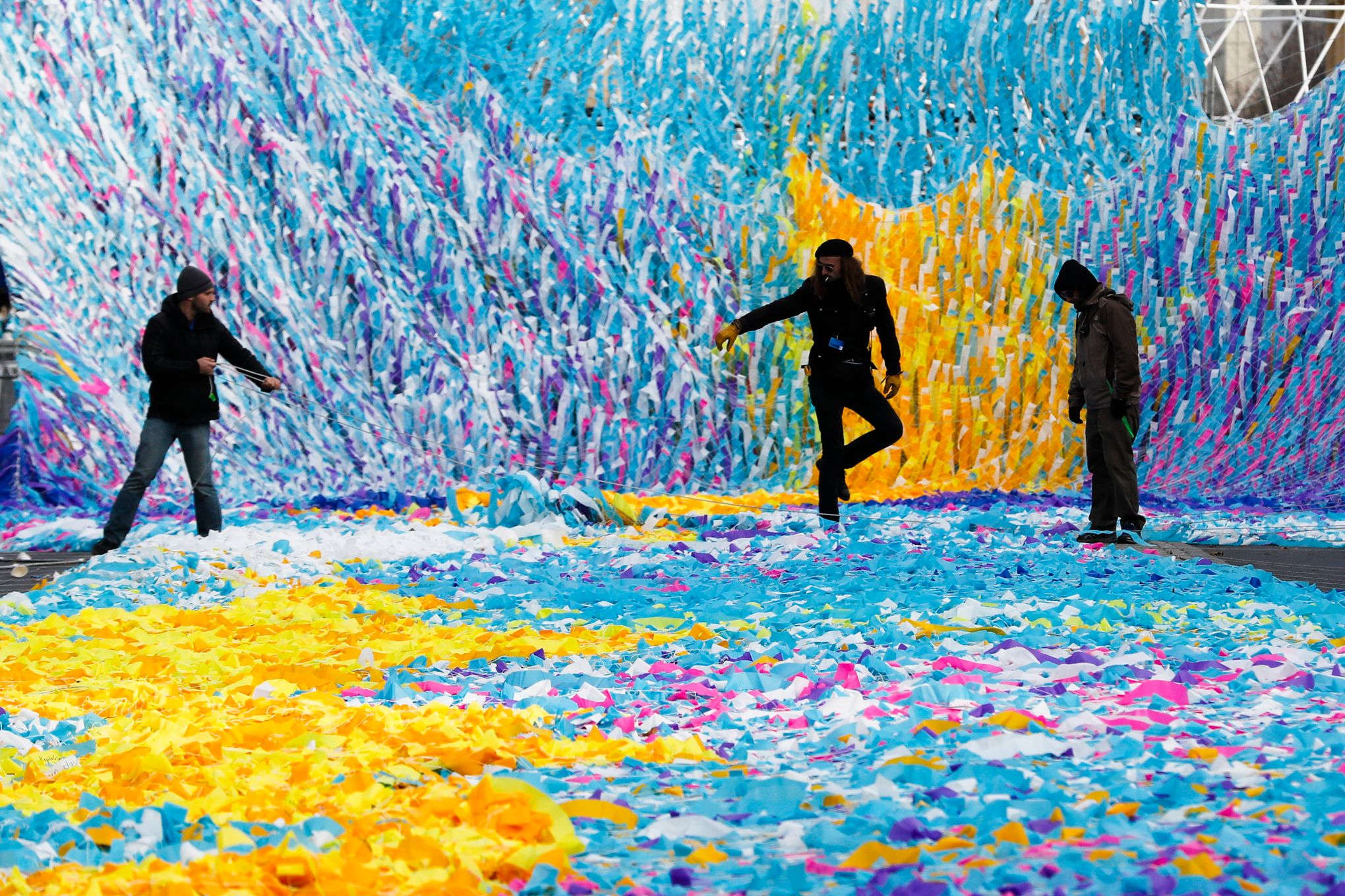 Messages of peace mark 30 years since fall of Berlin Wall | The Seattle