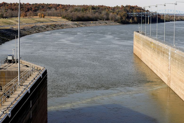 Asian Carp Fishing Method Being Tested In Kentucky - The Waterways Journal