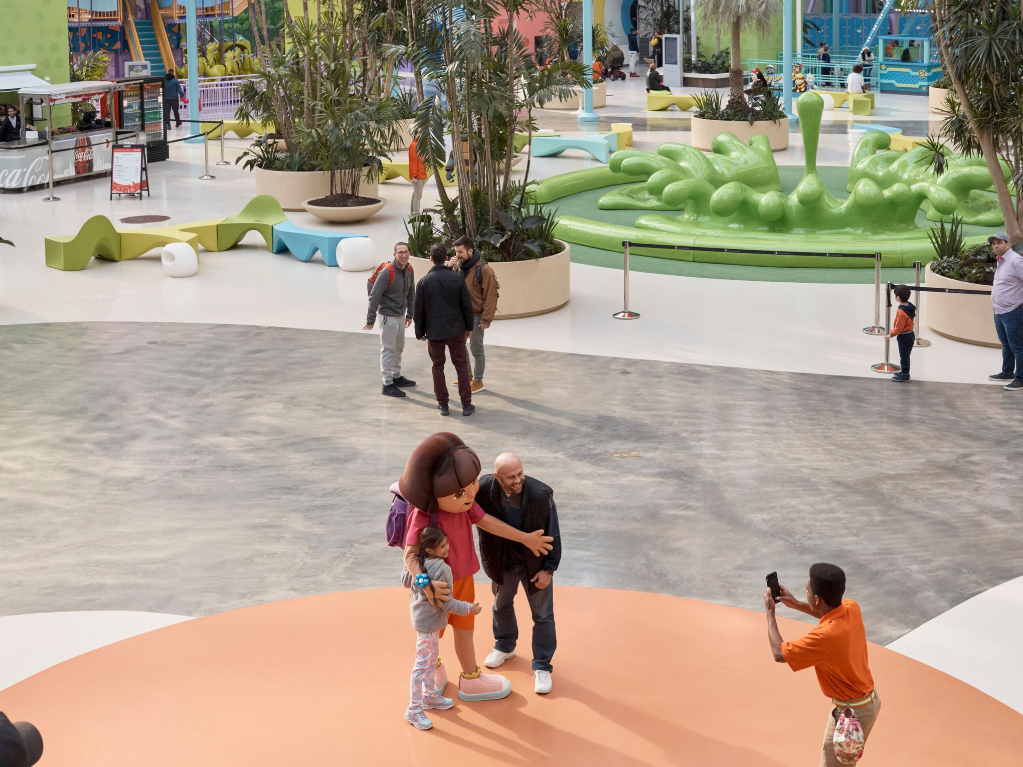 Ambitious, $5 billion American Dream mall brings outside