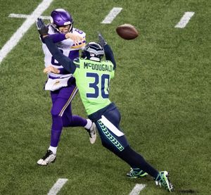 Seahawks tie it up on Chris Carson TD run, Xavier Rhodes