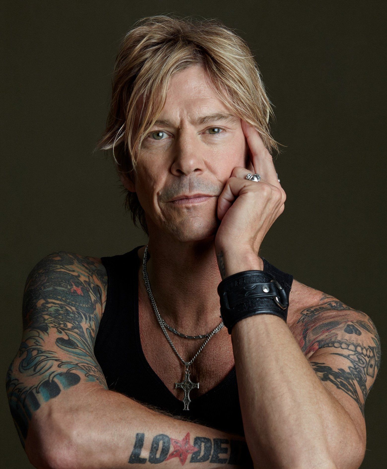 Guns N' Roses bassist Duff McKagan's 'Cold Outside' video